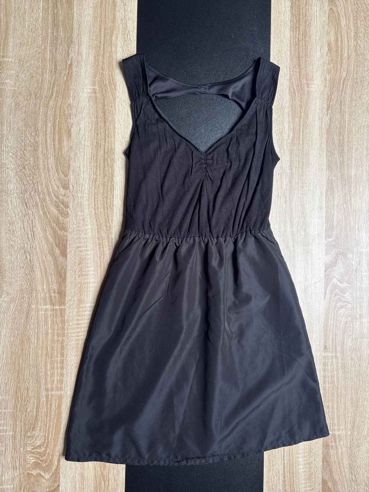 Robe détail au dos taille S